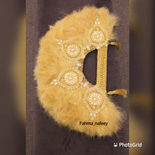 Load image into Gallery viewer, Gold feather fan