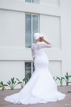 Load image into Gallery viewer, Miski Lace Mermaid Wedding Gown