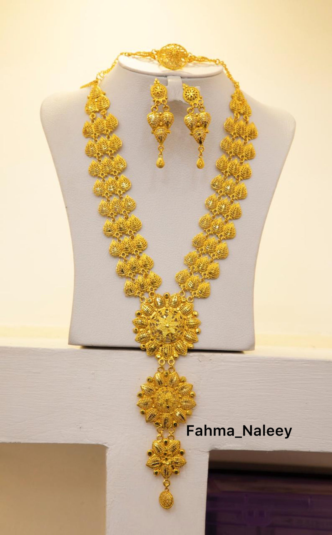 Golden necklace set #23