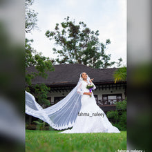Load image into Gallery viewer, Simple Mermaid Wedding Gown