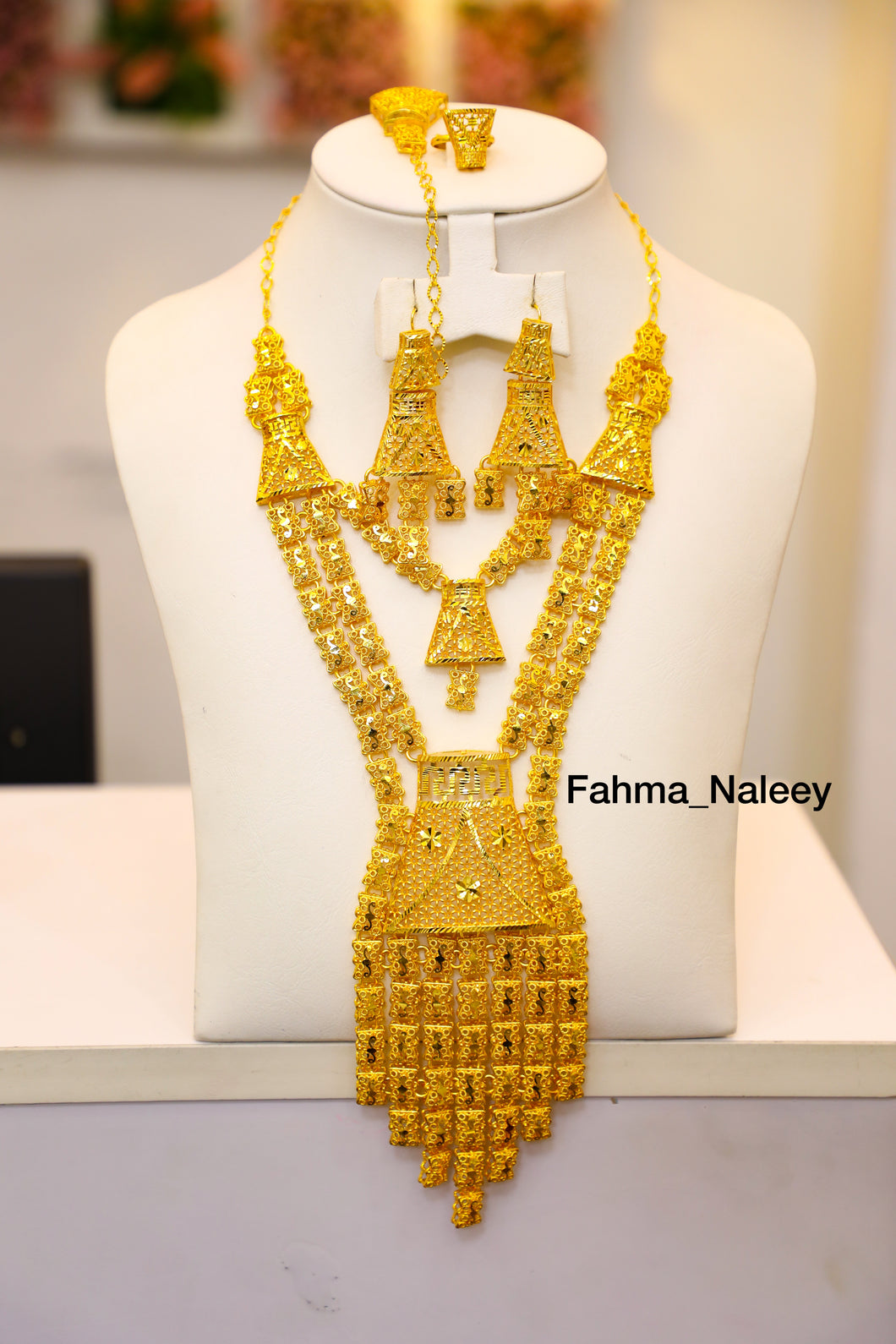 Golden necklace #23